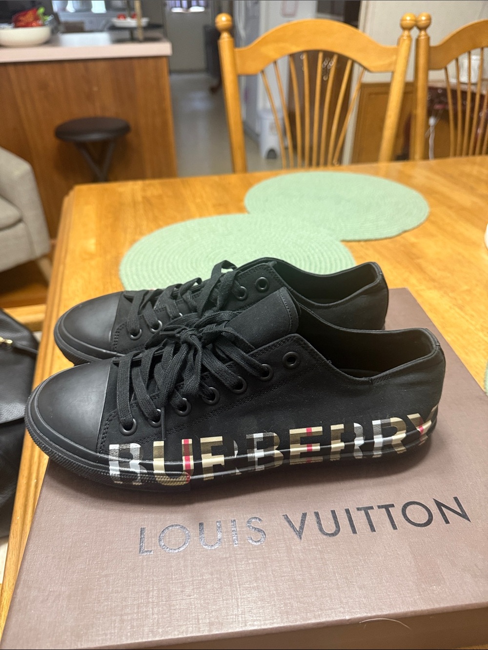 Burberry canvas shoes